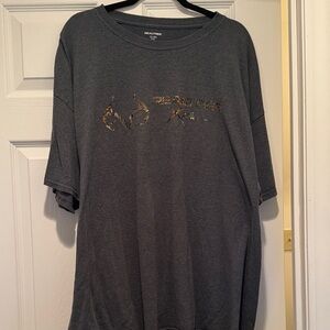 Realtree Men's Dark Gray Short Sleeve Tee